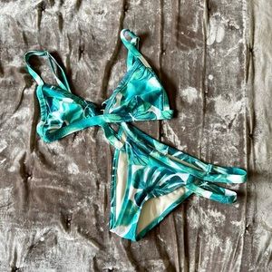 MINKPINK Set- Top and Bottom Tropical Palm Leaf 2-Piece Bikini | Small